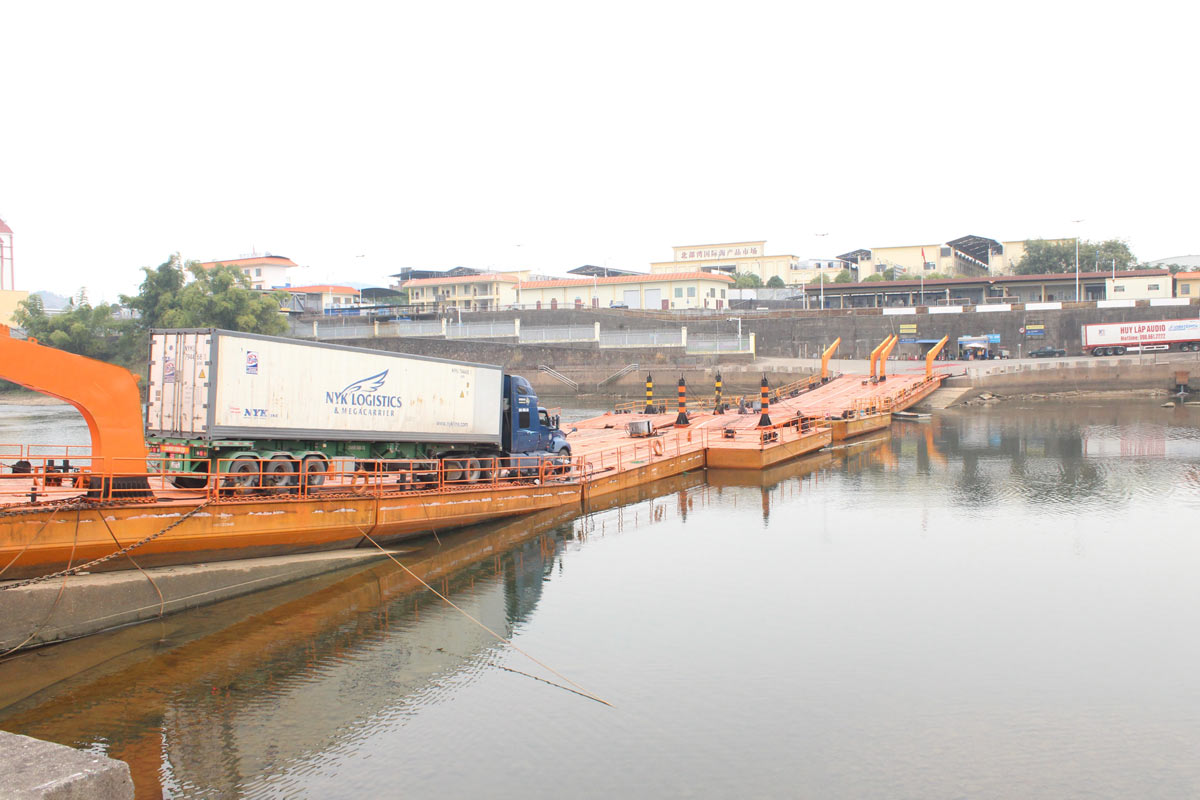 The Km3+4 Hai Yen pontoon bridge (Mong Cai city) has returned to normal operation after 13 days of repair. Photo: Mong Cai Portal