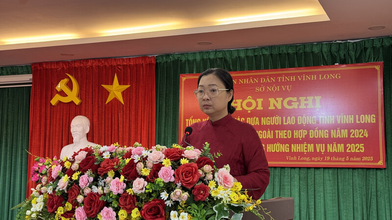 Sra. Nguyen Thi Quyen Thanh - Vicepresidenta del Comite Popular Vinh Long hablo en la conferencia. Foto: Hoang loc