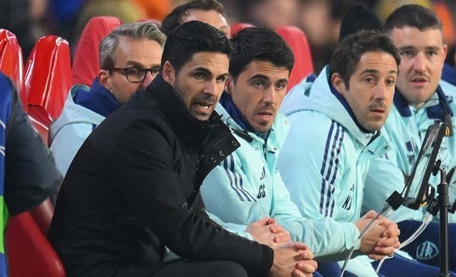 Mikel Arteta continuo prometiendo a los fanaticos del Arsenal. Foto: AFP