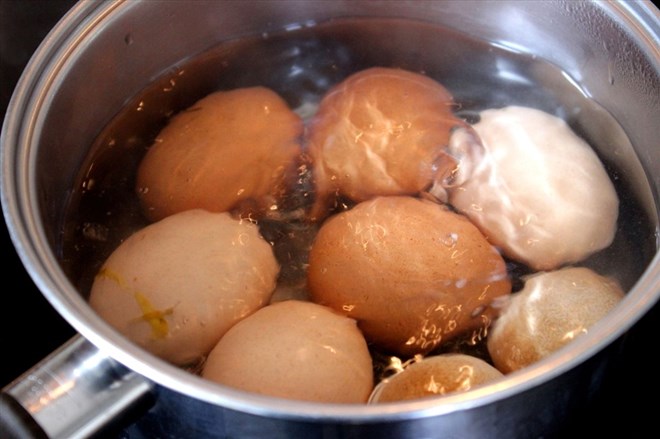 Boiled eggs are one of the good dishes for nearsighted people. Photo: Xinhua.