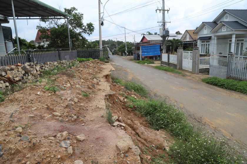Current status of the road is unconstructed. Photo: Lam Hong