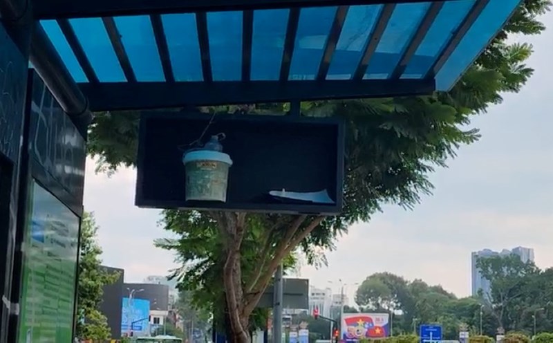 170 electronic boards of Ho Chi Minh City bus waiting rooms damaged, affecting people
