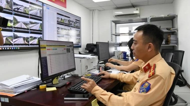 La policia verifica las penalizaciones frias. Foto: Policia de Bac Giang