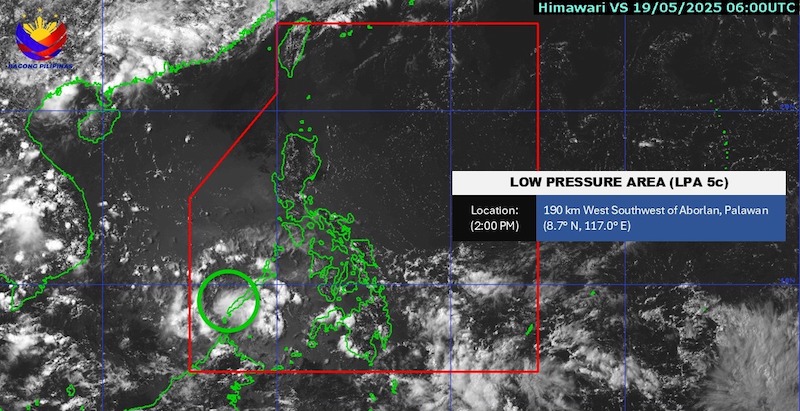 Vung ap thap nam doc theo dai hoi tu nhiet doi dang anh huong den thoi tiet khu vuc Mindanao va Palawan, Philippines. Anh: Pagasa