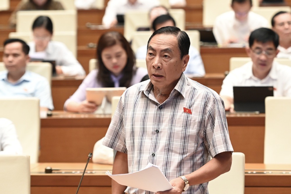 Dai bieu Quoc hoi Pham Van Hoa phat bieu. Anh: Pham Dong