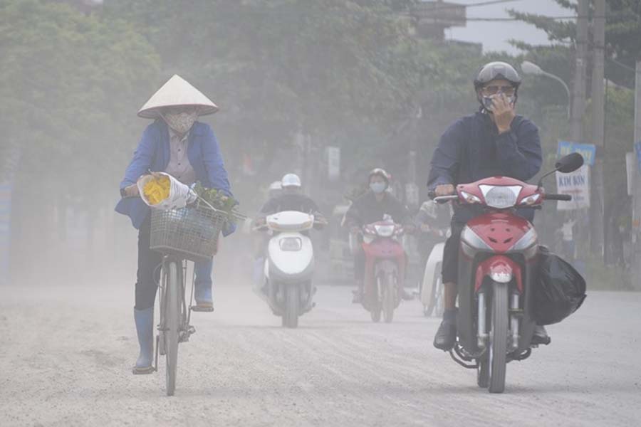 Air pollution increases blood pressure in women over 30 faster than men. Photo: Thong Chi
