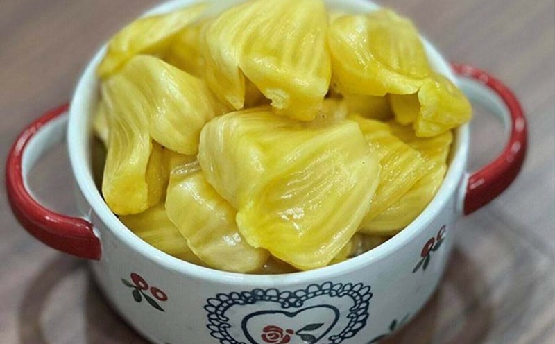 In the summer, when the temperature rises and the body is prone to dehydration, the digestive system will work more slowly and less effectively. Photo: Kieu Vu