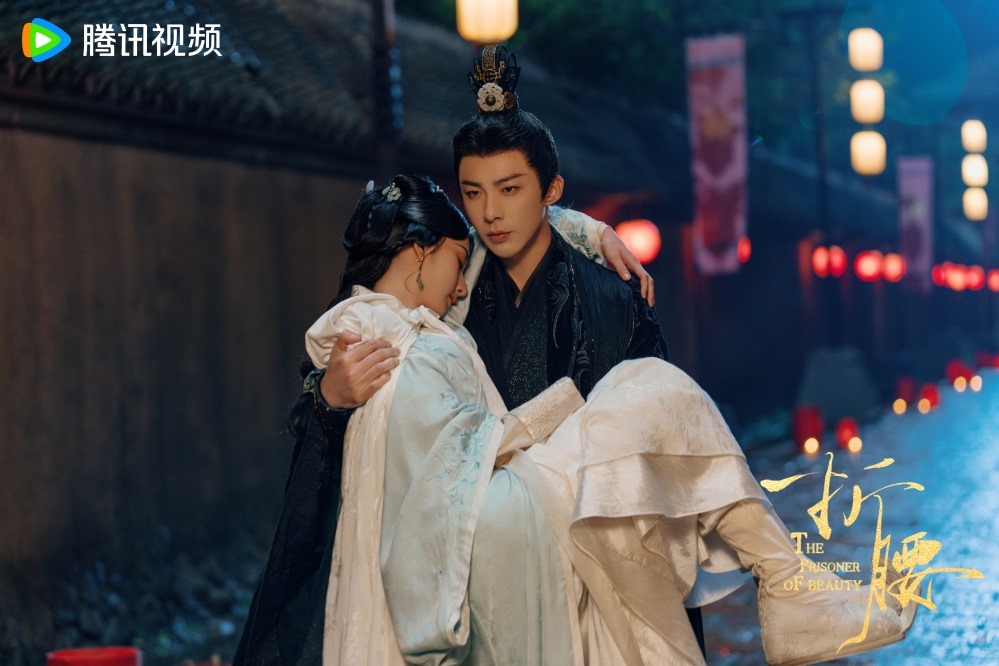 Anh: Nha san xuat phim “Khom lung”