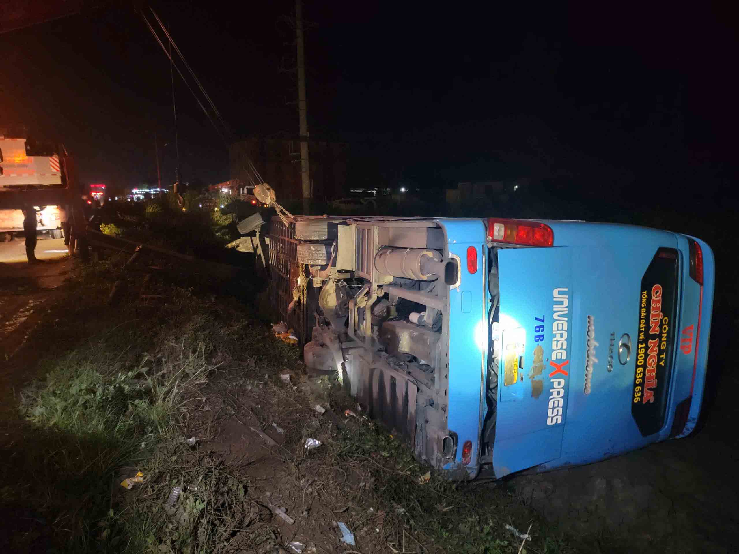El lugar del accidente de la camioneta se ha vuelco. Foto de Wan Tuan. El hombre que la tomo.