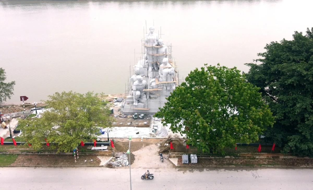 Cong trinh tuong dai tuong niem