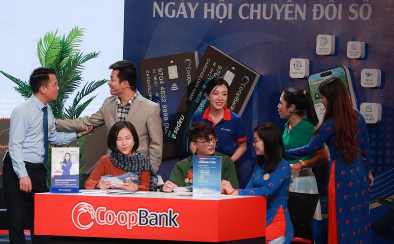 Union members and workers always respond to emulation movements and competitions organized and launched by the Vietnam Banking Trade Union. Photo: Hai Nguyen