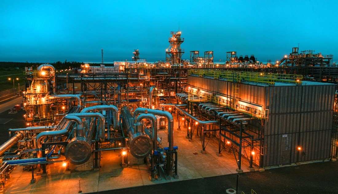 La planta de procesamiento en la orilla del proyecto Sakhalin-2. Imagen de la pagina web de Gazprom