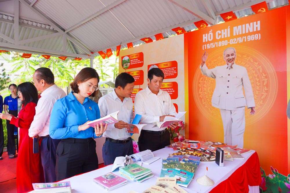 El distrito de Nghe Son, Da Nang, inauguro el Espacio Cultural Ho Chi Minh en la escuela primaria Tran Quang Dieu y la escuela secundaria Huynh Ba Chanh. Imagen de la ciudad de Taize