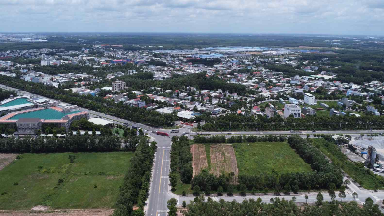 Binh Duong Provincial People's Committee allocated land to Becamex IDC to implement the resettlement project. Photo: Dinh Trong