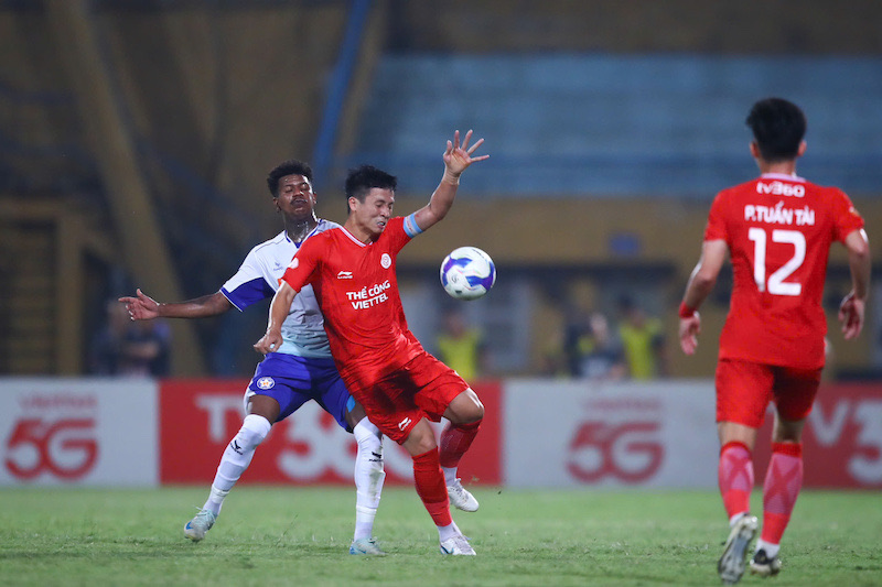 The Cong Viettel beat Da Nang 6-0 in round 21 of V.League. Photo: Minh Dan