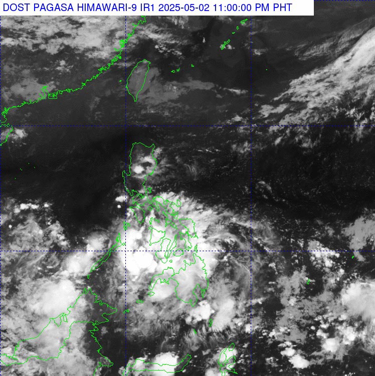Ap thap cach dat lien Philippines hon 200km. Anh ve tinh: Pagasa