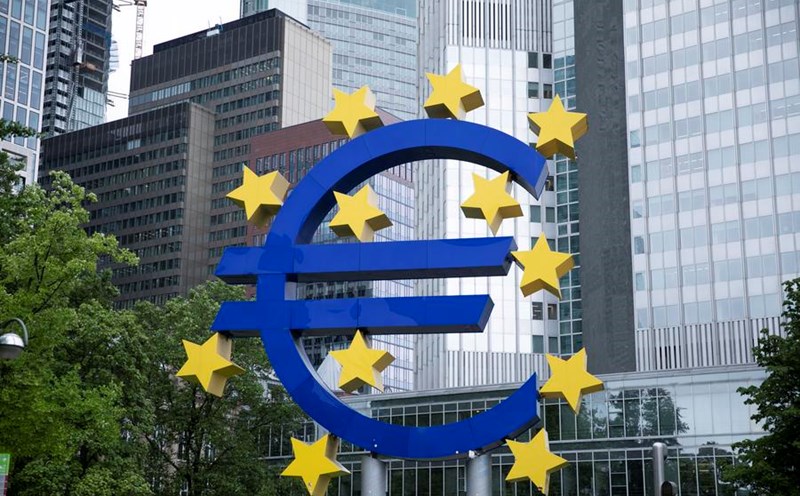 The Euro symbol in Frankfurt, Germany. Photo: Xinhua