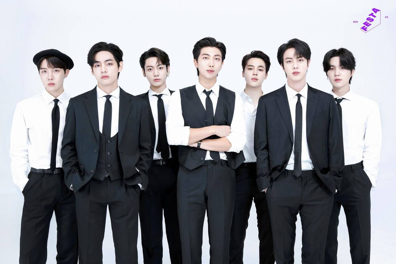 BTS la dai su cua nhieu cong ty trong linh vuc tai chinh, kinh te. Anh: Poster BTS
