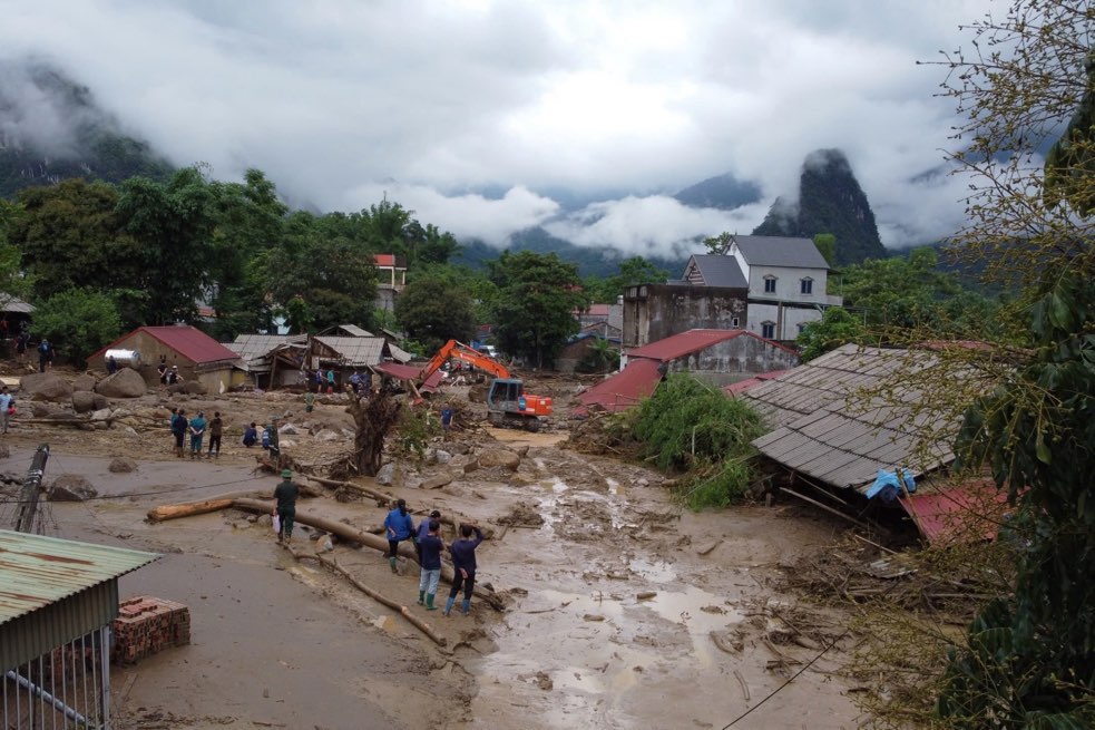 Las fuertes lluvias causaron inundaciones repentinas en BA District, Bac Kan en la noche de 17.5 - Dawn 18.5. Foto: tu ngoc