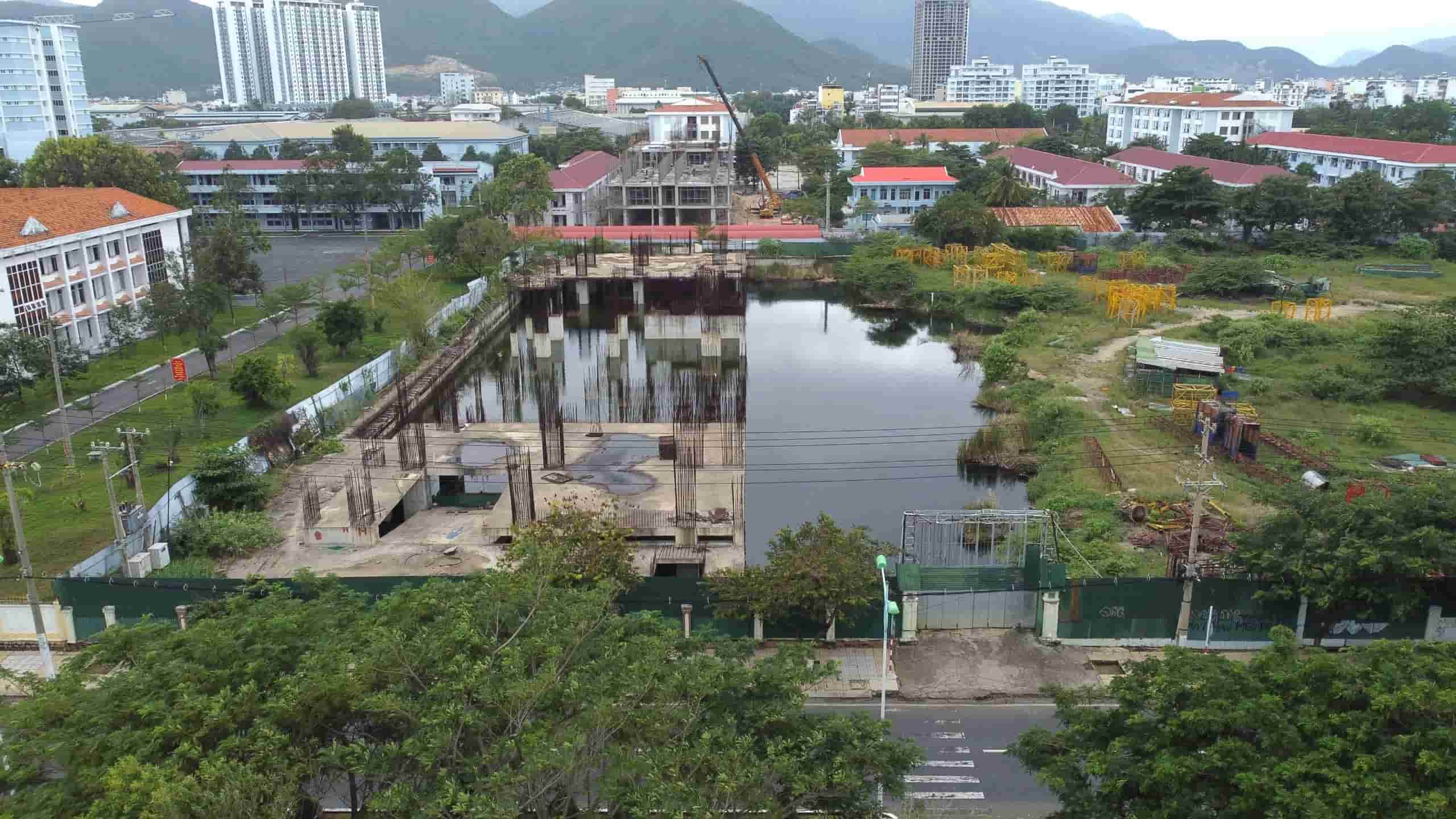 Sau khi thu hoi, Van phong Dang ky Dat dai tinh Khanh Hoa dang thuc hien chinh ly ho so dia chinh, cap nhat co so du lieu quoc gia ve dat dai theo quy dinh phap luat doi voi khu dat nay.