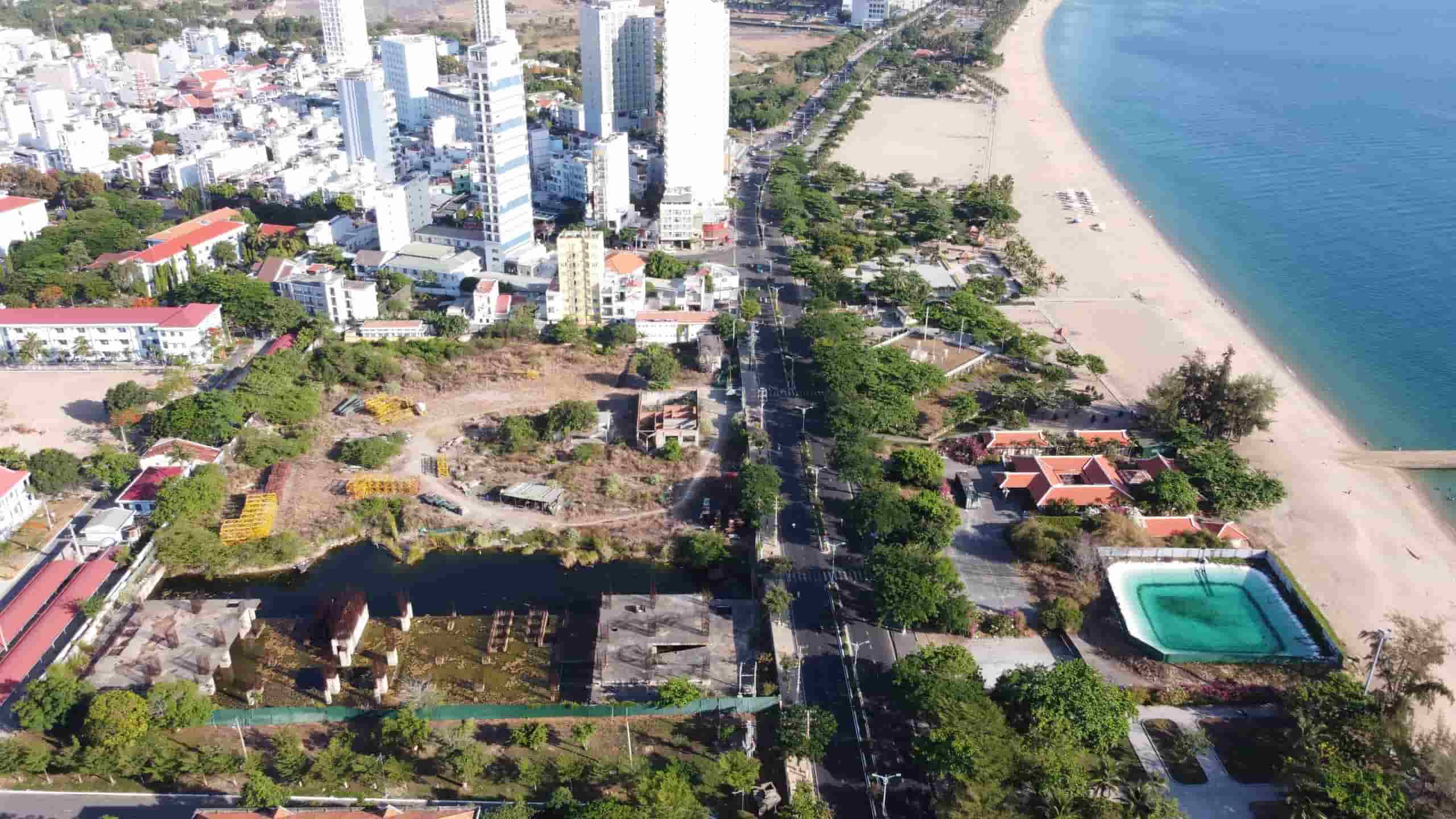 La provincia de Khanh Hoa ha recuperado oficialmente 20.112m2 de tierra en 28e Tran Phu de Nha Trang Vang Dinh Vang Co., Ltd. segun el juicio del tribunal.