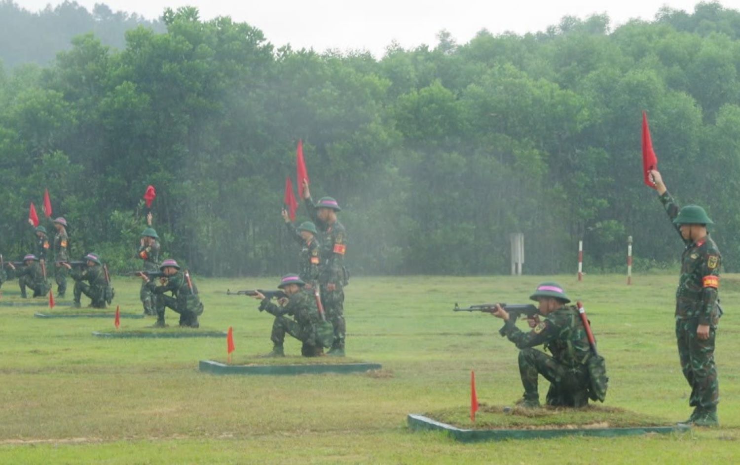 El nuevo soldado tomo la prueba "3 explosion". Foto: Xuan Dien