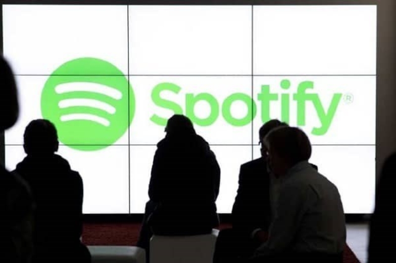 Spotify permite comprar libros directamente en aplicaciones iOS. Foto: AFP
