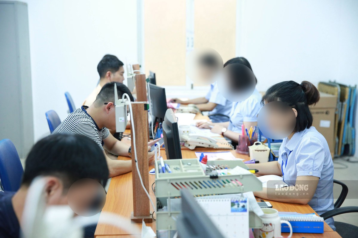 To participate in voluntary social insurance for relatives, people can contact the nearest social insurance agency or social insurance and health insurance collection service organization. Photo: Hai Nguyen