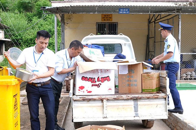 Phát hiện 8 trên 24 cơ sở dược, thực phẩm ở Điện Biên có sai phạm