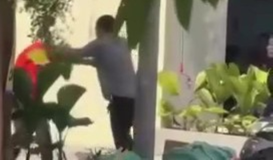 Hinh anh nam shipper bi hanh hung gay mui o TP Thu Duc. Anh: Dong Hoang