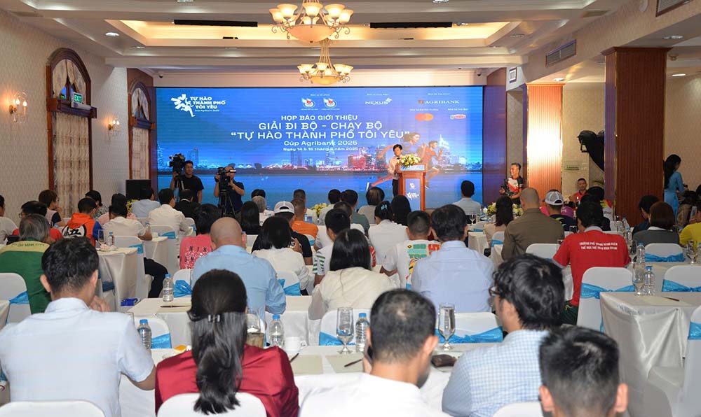 Toan canh buoi hop bao cong bo giai chay. Anh: Thanh Vu