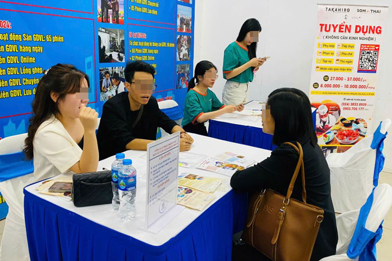 Too confident, many candidates lose job opportunities because of delusions. Photo: Quynh Chi