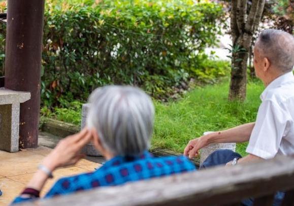 Elderly people often suffer from insomnia for many reasons, but most of them can be fixed. Photo: Xinhua