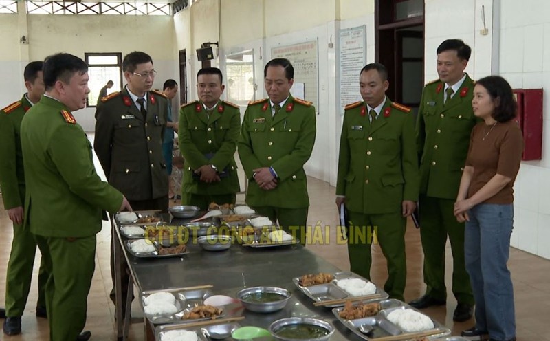 The working group of Thai Binh Provincial Police inspected the work of receiving functions and tasks at drug rehabilitation facilities. Photo: Bui Thanh