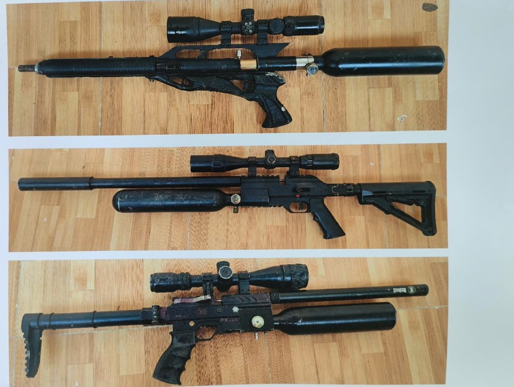 Qua giám định, 3 khẩu súng là vũ khí quân dụng. Ảnh: Công an cung cấp
