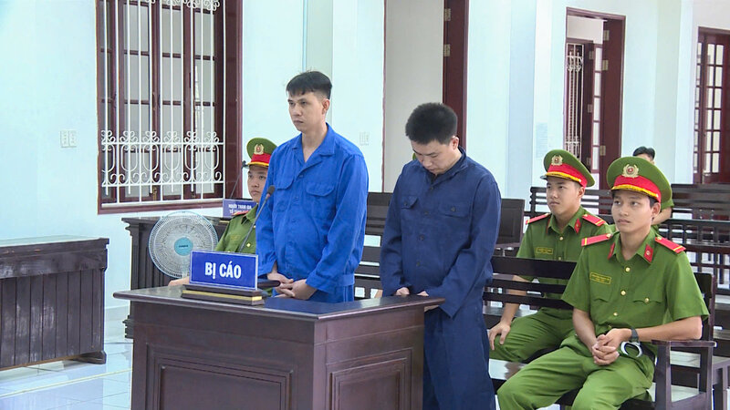 The two subjects illegally transporting drugs were both sentenced to prison. Photo: Provided by the police.