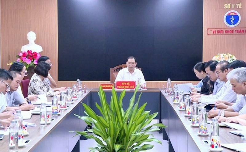 The Hue City Department of Health requires relevant departments and units to proactively and strengthen the implementation of measures to prevent and control the COVID-19 epidemic. Photo: Thanh Huong