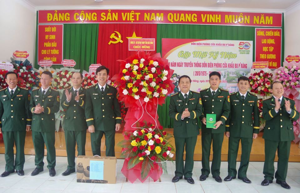 Trong 50 nam qua, Don Bien phong Cua khau Bu P’rang da thuc hien tron ven nhiem vu duoc giao. Anh: Van Hoan 