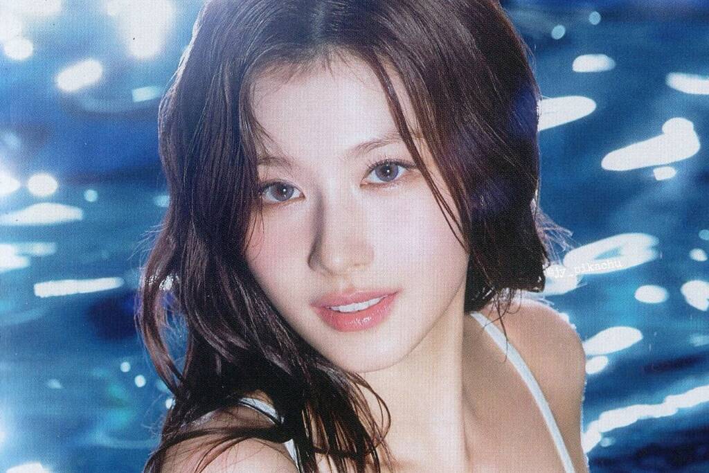 Idol singer Sana of TWICE. Photo: Poster of album Dive