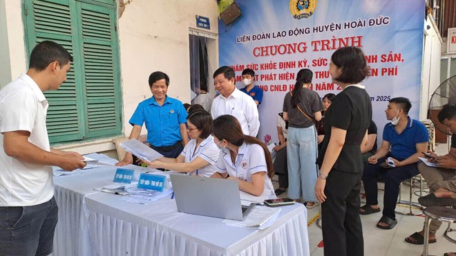 328 công nhân huyện Hoài Đức được khám sức khỏe miễn phí