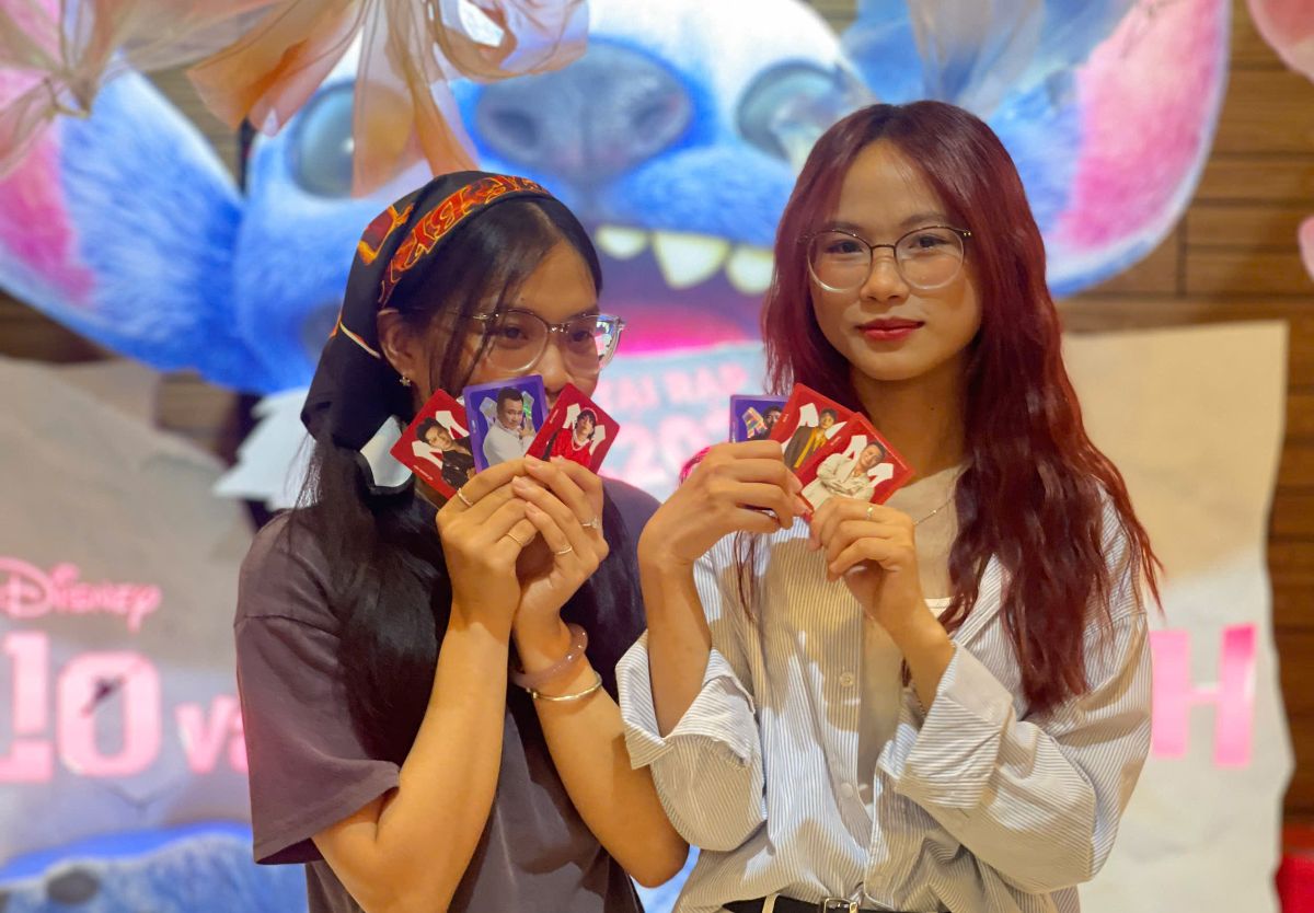 Audiences watch Call Me by Fire's Fire and Rain. Photo: Hoang Hue