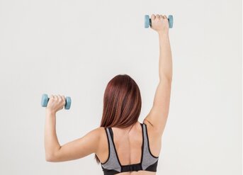 7 simple dumbbell exercises. Photo: Thuy Duong