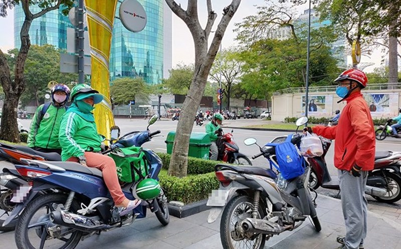 Solutions to convert gasoline-powered technology motorbikes to electric vehicles. Photo: The Lam
