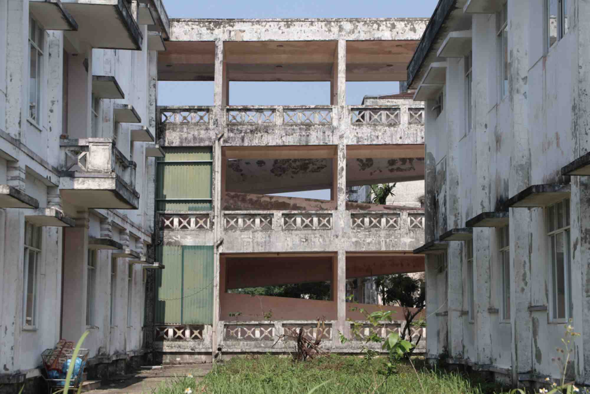 Many items of Chan May General Hospital are degraded. Photo: Quang An