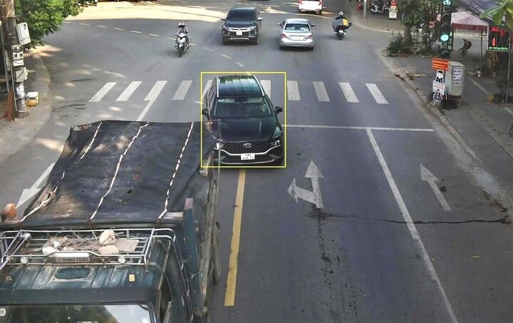 El auto fue castigado por carriles frios. Foto: Policia de Bac Giang