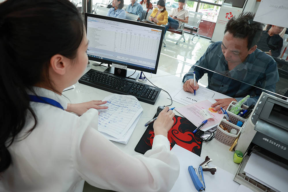 Conclusion 155 of the Politburo and the Secretariat clearly states the restructuring and improvement of the quality of the team of cadres, civil servants and public employees to meet the requirements when organizing local government at 2 levels. Photo: Hai Nguyen