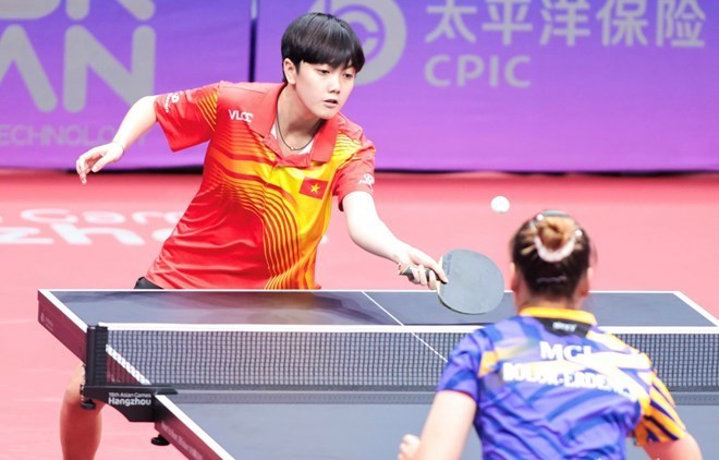Vot cua van dong vien deu duoc kiem tra ki luong truoc moi tran dau. Anh: Bui Luong