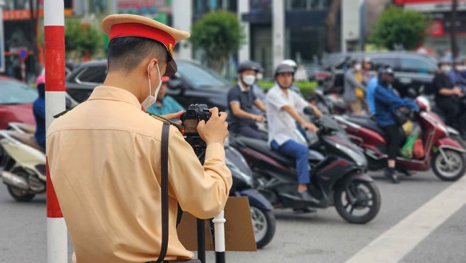Công an Hà Nội công khai ghi hình phạt nguội người vi phạm giao thông