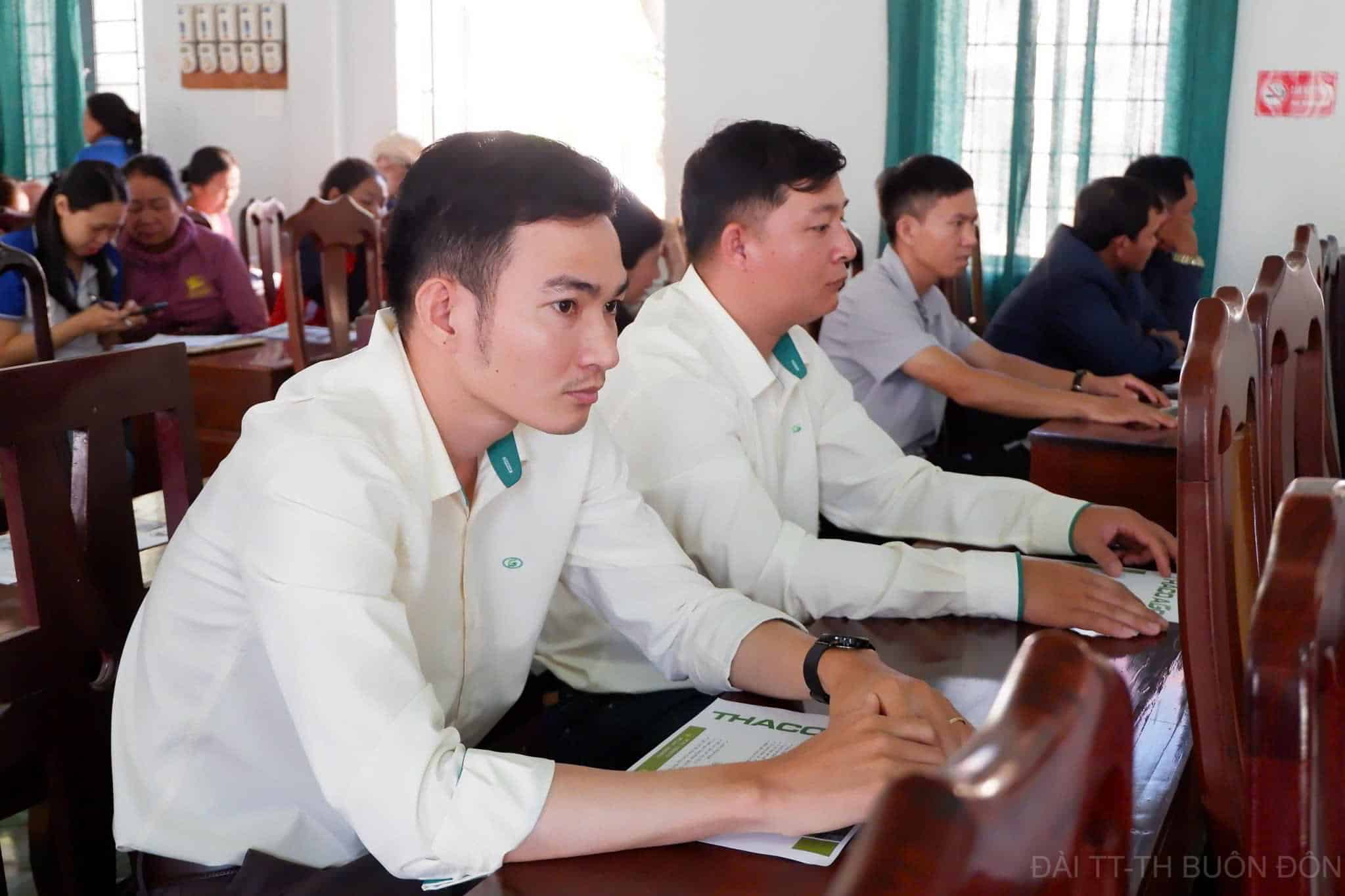 Ngân hàng chính sách đồng hành hỗ trợ nguồn vốn cho lao động sản xuất, kinh doanh. Ảnh: Bảo Lâm 