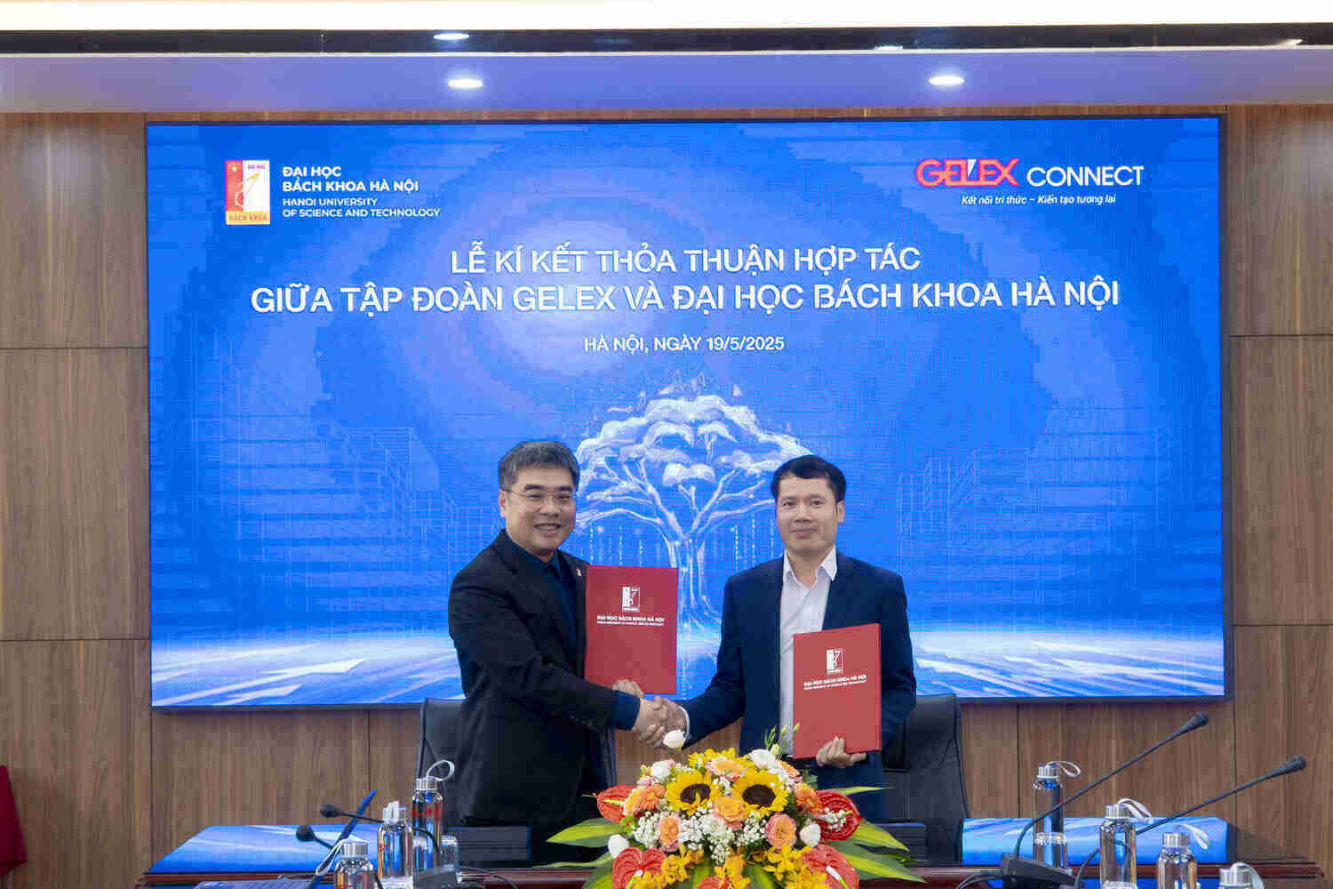 Lanh dao Tap doan GELEX va Dai hoc Bach khoa Ha Noi ky ket Thoa thuan hop tac phat trien nguon nhan luc chat luong cao. Anh: GELEX